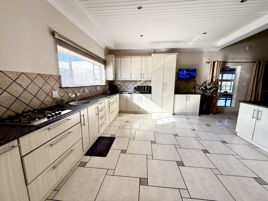 8 Bedroom Property for Sale in Long Acres Country Estate Western Cape